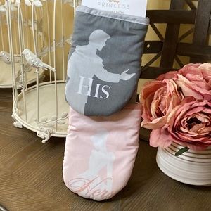 NEW! Disney Princess Cinderella & Prince Charming  His & Hers Oven Mitt Set